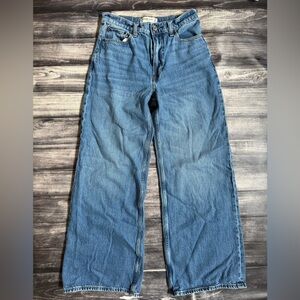 Abercrombie High-Rise Drapey Wide Leg Denim Jeans 24/00 Short